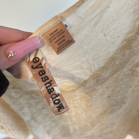 Eyeshadow Cream lace boho short sleeve shirt - Picture 3 of 4